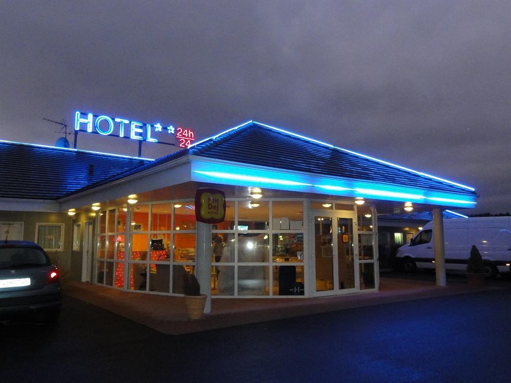 The Originals Access, Hotel Saint-Flour Eksteriør bilde